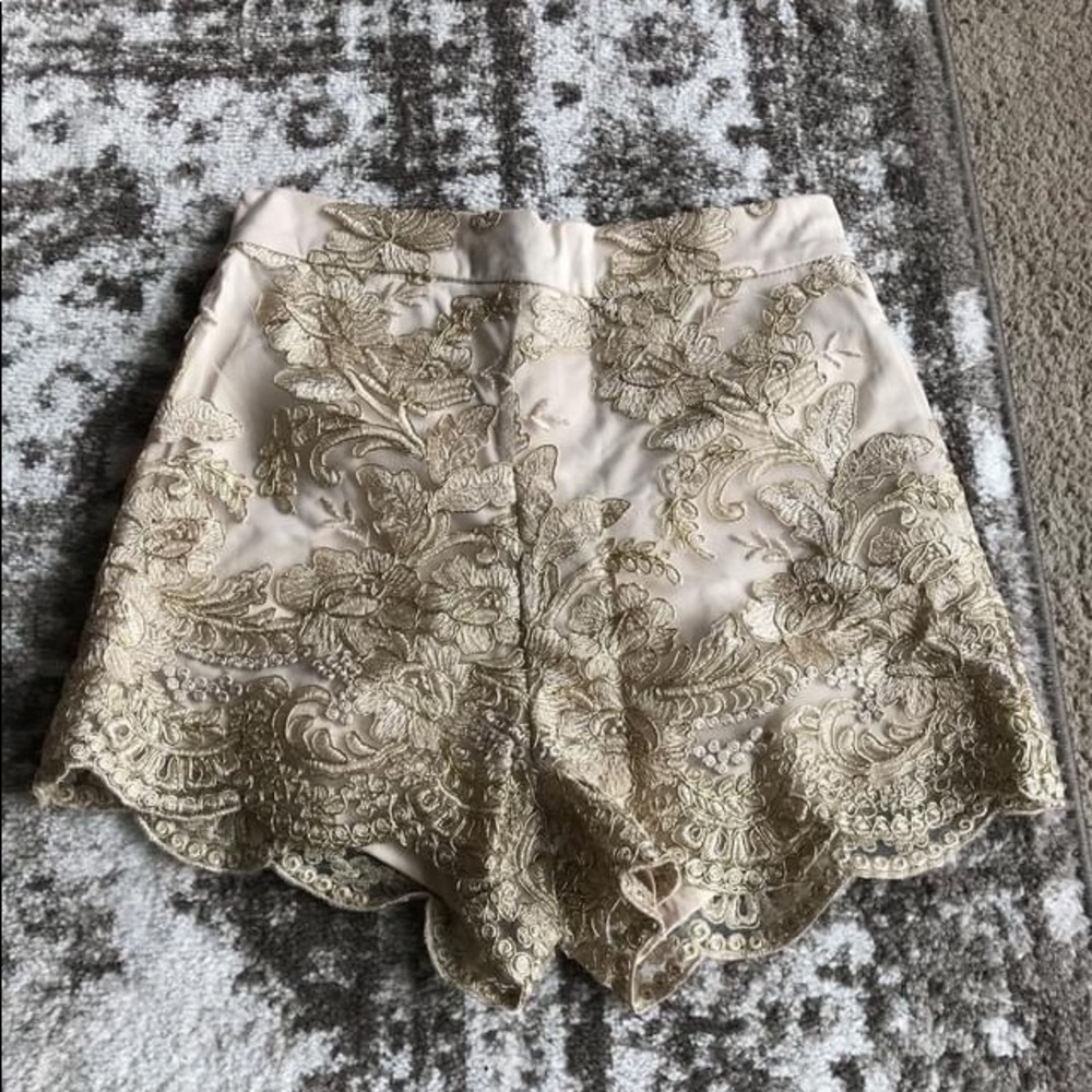 Gold Lace Windsor Shorts